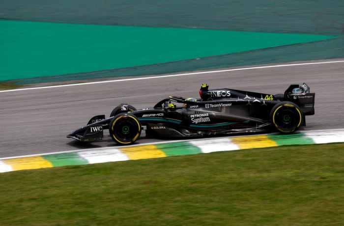 Lewis Hamilton Mercedes (44)